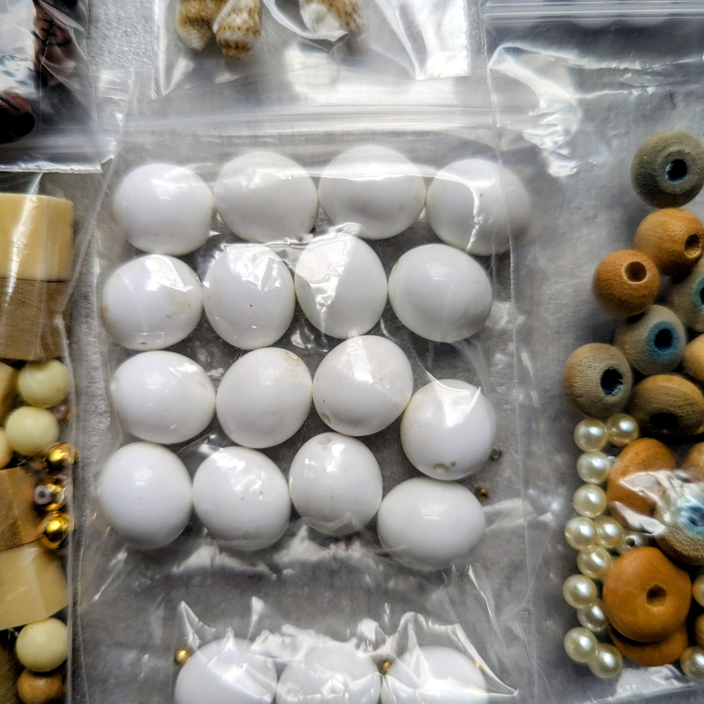 Colorful Bead Collection for Crafting - Picture 14 of 15